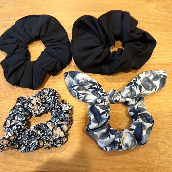 Scrunchies bundle - Picture 2 of 3